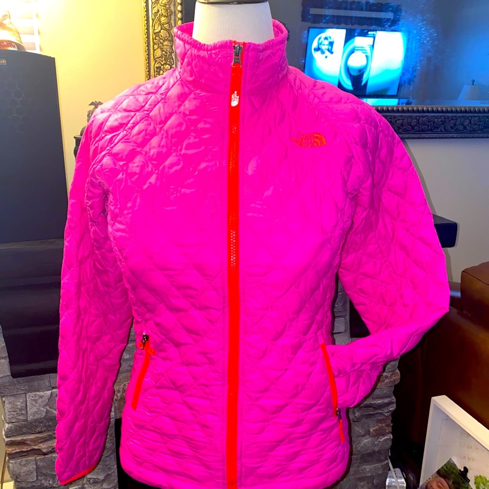 The North Face girls size 18 NWOT jacket